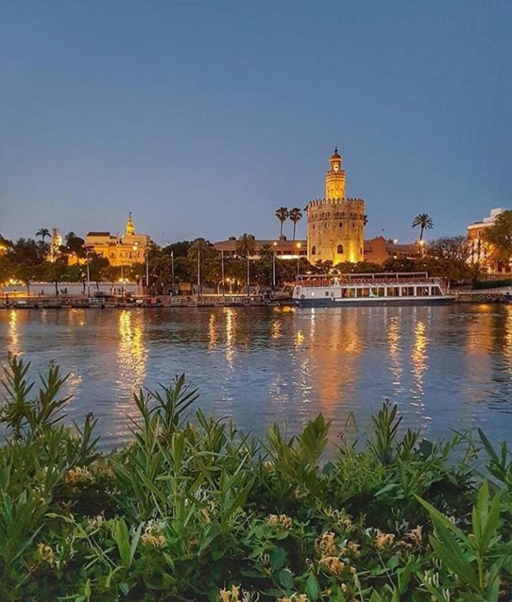 Apartamento Con Vistas Al Rio Guadalquivir En Triana, Sevilla Exteriér fotografie